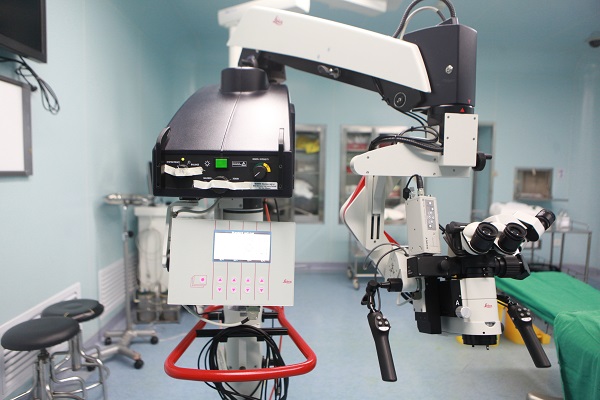 Leica M525 F40 手術(shù)顯微鏡.JPG Leica M525 F40 手術(shù)顯微鏡.JPG